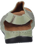 Buty męskie wsuwane Manitu normalna tęgość kolor: średniobrązowy